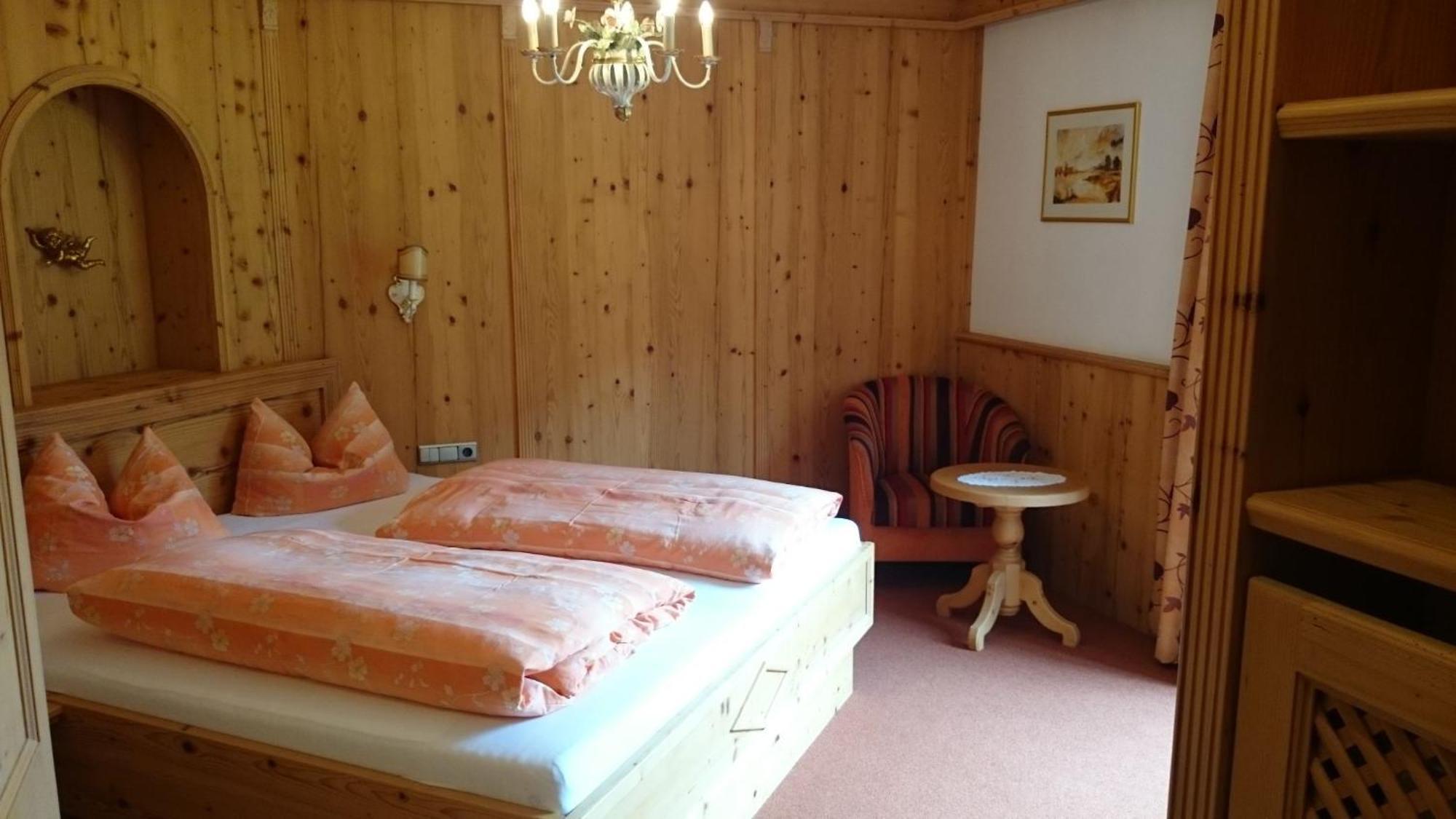 Zum Schweizerbartl Garmisch-Partenkirchen Quarto foto