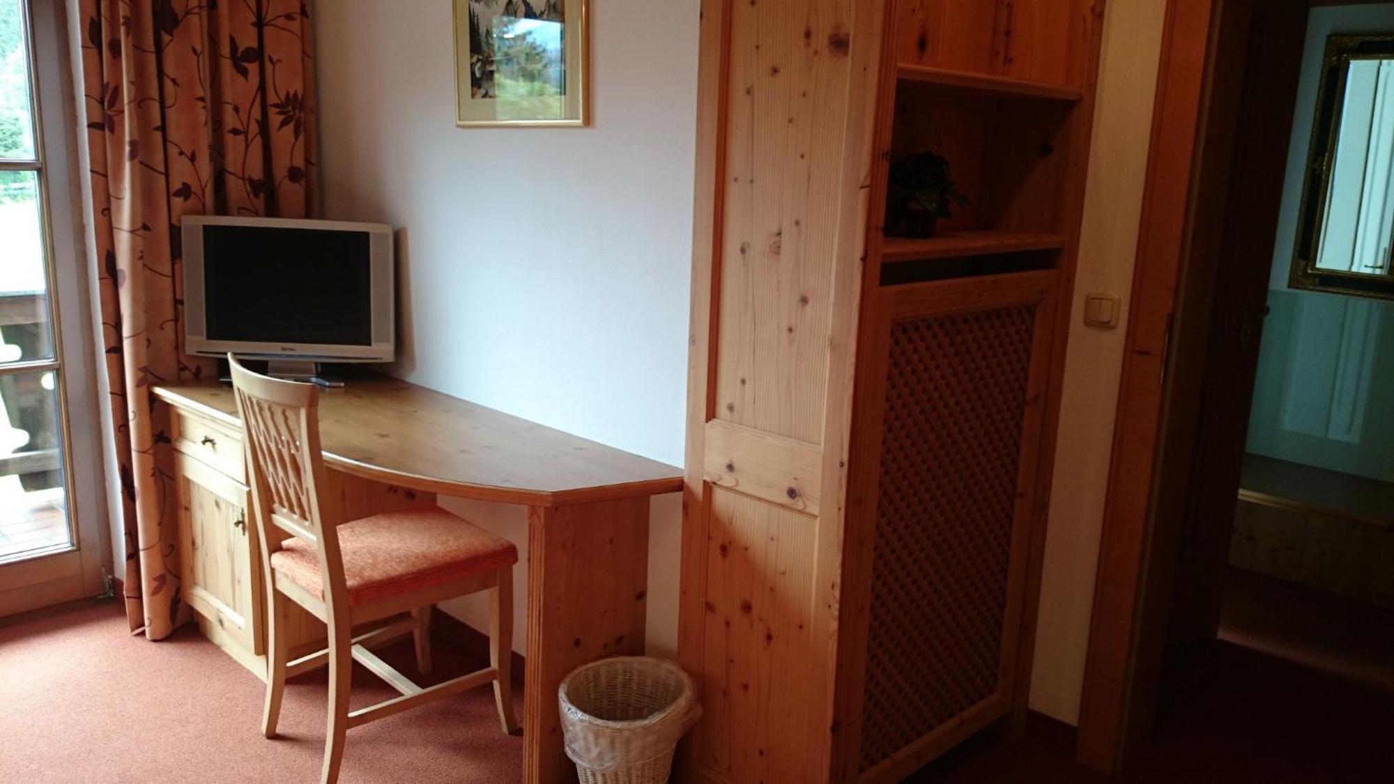 Zum Schweizerbartl Garmisch-Partenkirchen Quarto foto